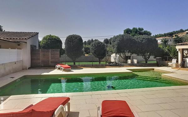 Maison à vendre    7 pièces •  La Cadière-d'Azur