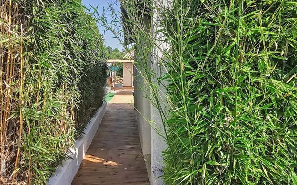 Maison à vendre    7 pièces •  La Cadière-d'Azur