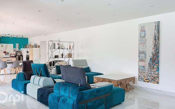 Maison à vendre    7 pièces •  La Cadière-d'Azur