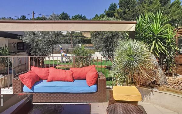 Maison à vendre    7 pièces •  La Cadière-d'Azur