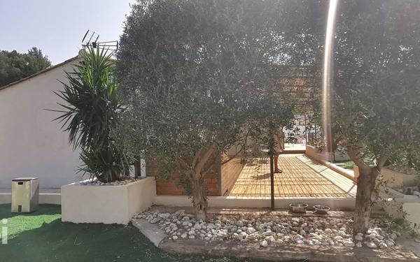 Maison à vendre    7 pièces •  La Cadière-d'Azur