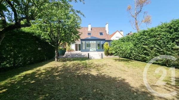 Maison à vendre  8 pièces - 192,42 m 2   LA VARENNE ST HILAIRE  - 94
