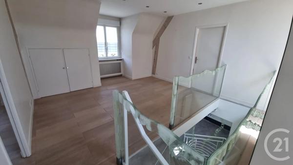 Maison à vendre  8 pièces - 192,42 m 2   LA VARENNE ST HILAIRE  - 94