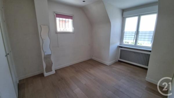 Maison à vendre  8 pièces - 192,42 m 2   LA VARENNE ST HILAIRE  - 94