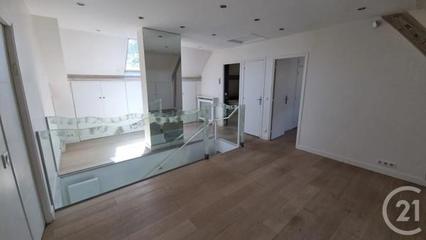 Maison à vendre  8 pièces - 192,42 m 2   LA VARENNE ST HILAIRE  - 94