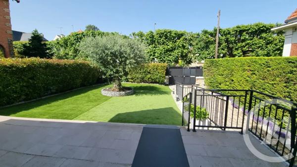 Maison à vendre  8 pièces - 192,42 m 2   LA VARENNE ST HILAIRE  - 94