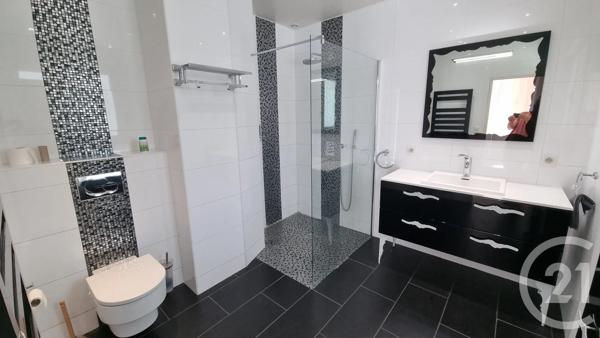 Maison à vendre  8 pièces - 192,42 m 2   LA VARENNE ST HILAIRE  - 94
