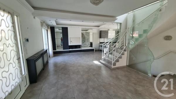 Maison à vendre  8 pièces - 192,42 m 2   LA VARENNE ST HILAIRE  - 94