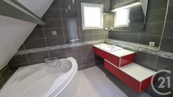 Maison à vendre  8 pièces - 192,42 m 2   LA VARENNE ST HILAIRE  - 94