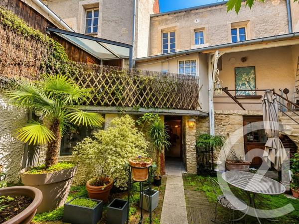 Immeuble à vendre  200 m 2   VETHEUIL  - 95