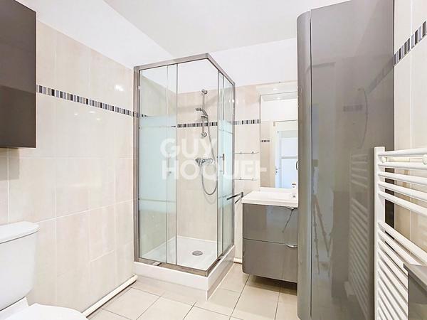 À vendre : Appartement T2 avec deux places de parking à Lévignen.