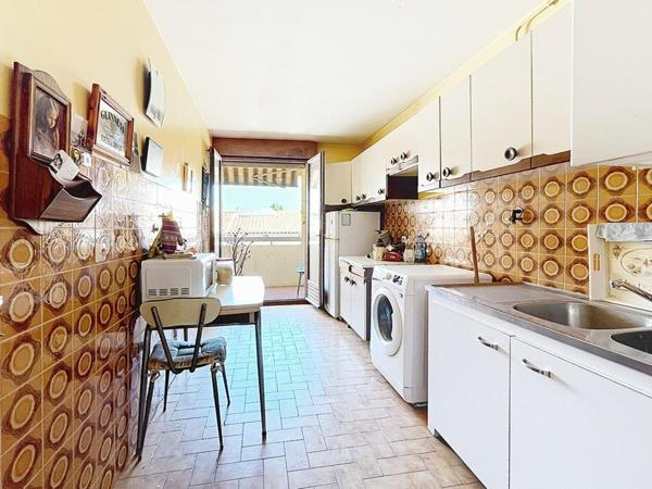 T3 de 68 m2 avec place de parking en sous sol calme, proche Timone