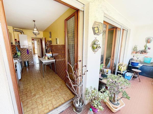 T3 de 68 m2 avec place de parking en sous sol calme, proche Timone