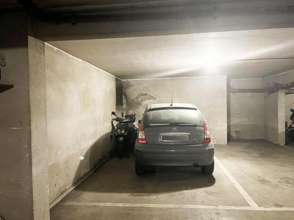 T3 de 68 m2 avec place de parking en sous sol calme, proche Timone