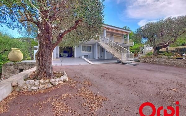 Maison à vendre    9 pièces •  Nice