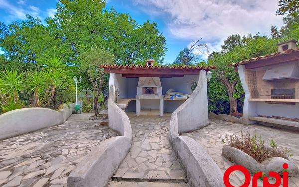 Maison à vendre    9 pièces •  Nice