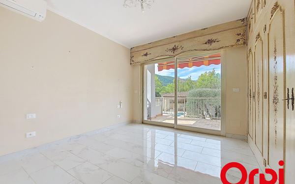 Maison à vendre    9 pièces •  Nice