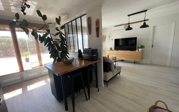 Appartement à vendre    2 pièces • 58 m2 La Seyne-sur-Mer