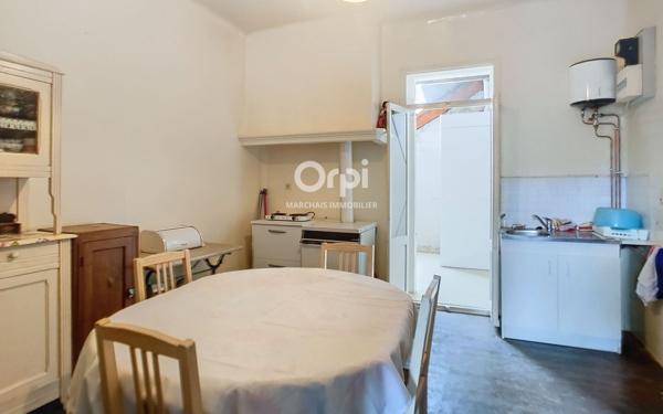 Immeuble à vendre    5 pièces •  Vernet-les-Bains