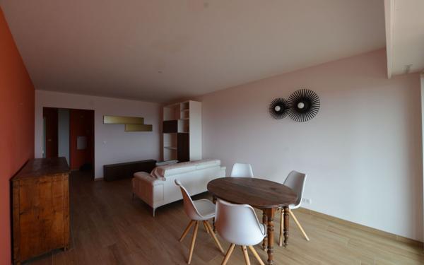 Appartement à louer    3 pièces • 72,02 m2 Grasse