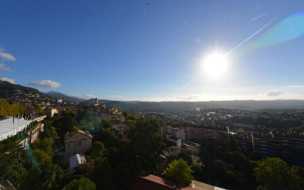 Appartement à louer    3 pièces • 72,02 m2 Grasse