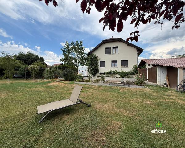 Maison
         6 pièces
        - 176 m² Exclusivité 490 000 € *