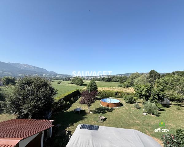 Maison
         6 pièces
        - 176 m² Exclusivité 490 000 € *