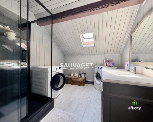 Maison
         6 pièces
        - 176 m² Exclusivité 490 000 € *