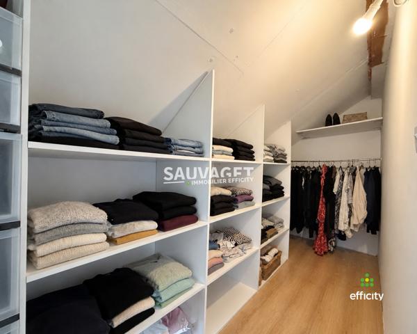 Maison
         6 pièces
        - 176 m² Exclusivité 490 000 € *