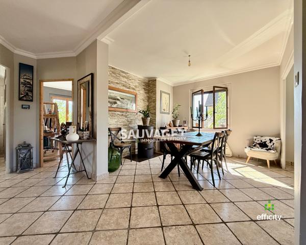 Maison
         6 pièces
        - 176 m² Exclusivité 490 000 € *