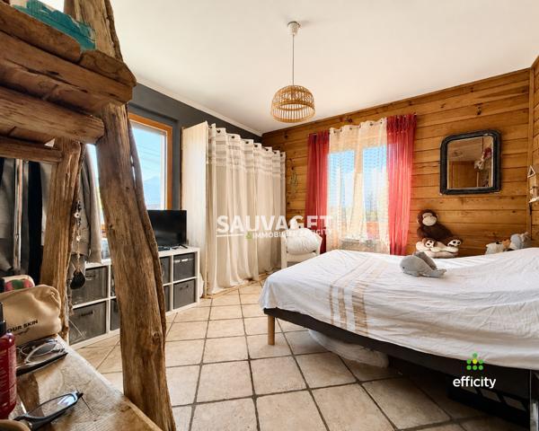 Maison
         6 pièces
        - 176 m² Exclusivité 490 000 € *