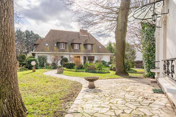 Propriété au cœur d’un écrin végétal proche du Canal de l’Ourcq