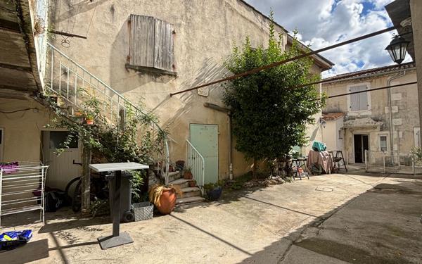 Maison à vendre    11 pièces •  Marguerittes