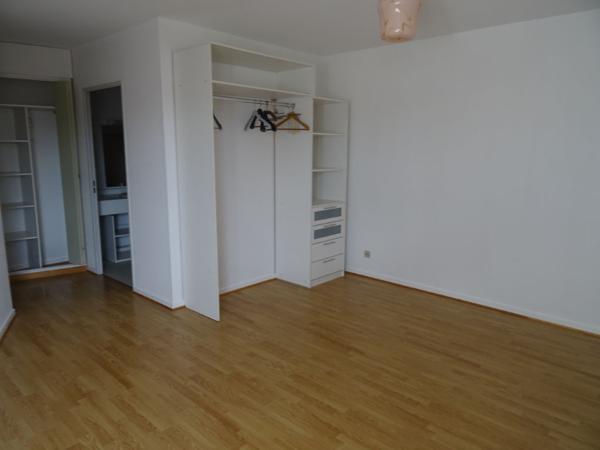 Vaste T2 Bourg centre avec balcon, cave et pk sécurisé