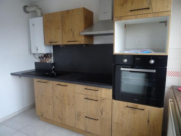 Vaste T2 Bourg centre avec balcon, cave et pk sécurisé