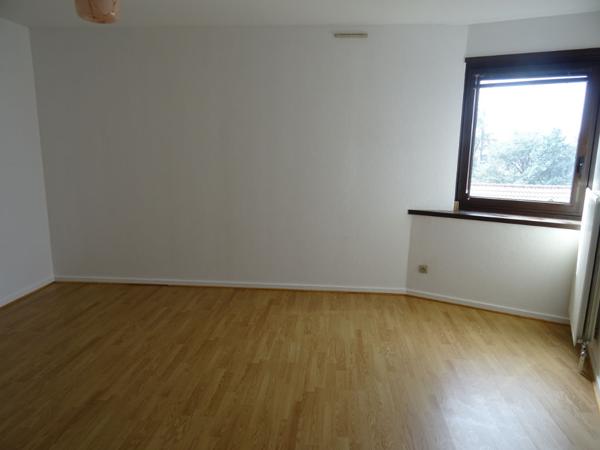 Vaste T2 Bourg centre avec balcon, cave et pk sécurisé