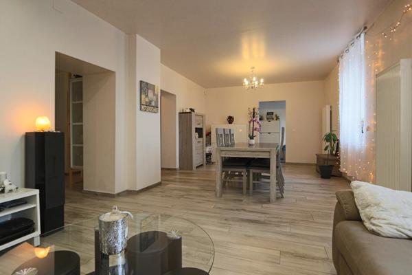 Maison de ville 5 pièces – 152 m² – Jardin verdoyant de 431 m² – Clouange centre