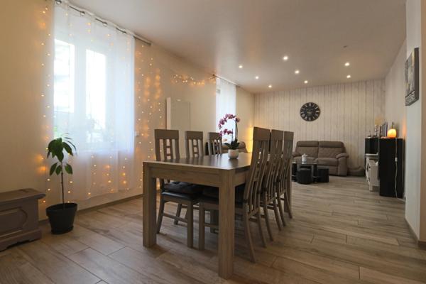 Maison de ville 5 pièces – 152 m² – Jardin verdoyant de 431 m² – Clouange centre