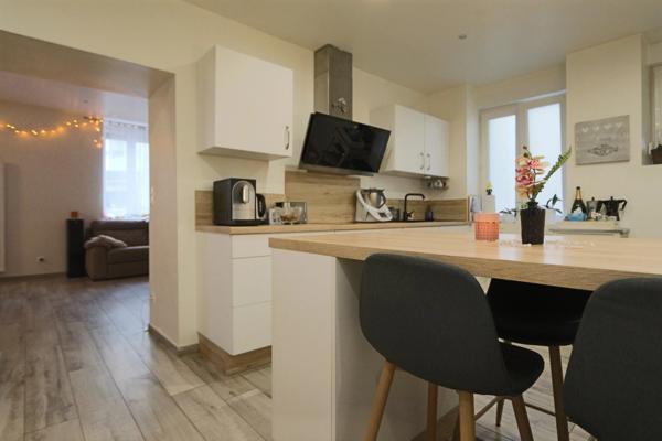 Maison de ville 5 pièces – 152 m² – Jardin verdoyant de 431 m² – Clouange centre