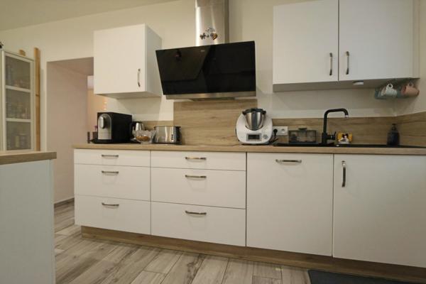 Maison de ville 5 pièces – 152 m² – Jardin verdoyant de 431 m² – Clouange centre