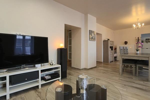 Maison de ville 5 pièces – 152 m² – Jardin verdoyant de 431 m² – Clouange centre