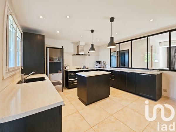 Maison à vendre 6 pièces 133 m² Brie-Comte-Robert