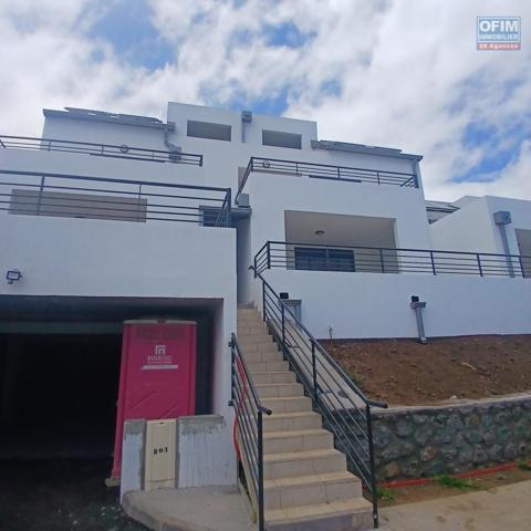 A LOUER appartement NEUF de type studio/ F1 sur Saint-Paul à 439,38 Euros!!