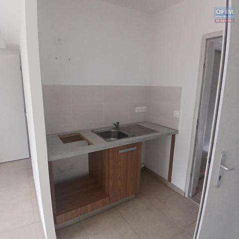 A LOUER appartement NEUF de type studio/ F1 sur Saint-Paul à 439,38 Euros!!