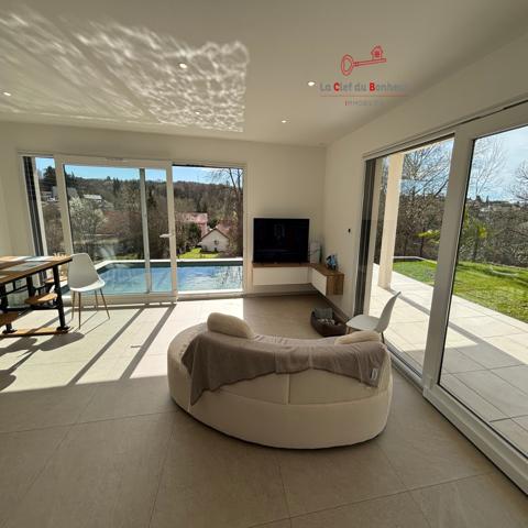 Maison
                                                                                                                                                                                                                                                                                                                        5 pièce(s)                                                                                                                                                                                                          4 chambre(s)                                                                                                                                                                                                          150  m²