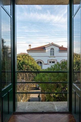 Belle époque restaurée idéalement située !