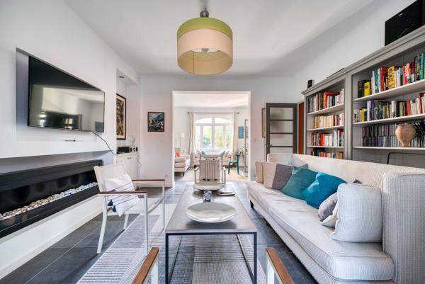 Belle époque restaurée idéalement située !