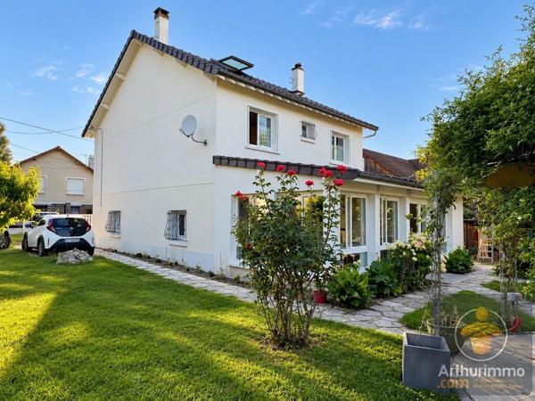 Vente                                                      Maison
                        
                     8 pièces                      157 m2                     à Courtry