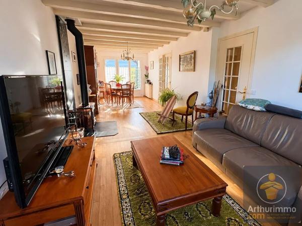 Vente                                                      Maison
                        
                     8 pièces                      157 m2                     à Courtry