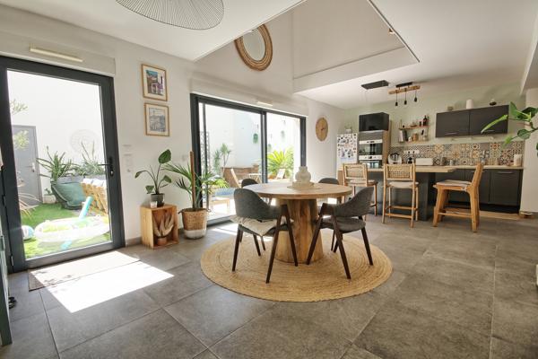 Bordeaux Bacalan maison de type F4bis de 114m² avec jardin, piscine, garage et cellier proche tramway